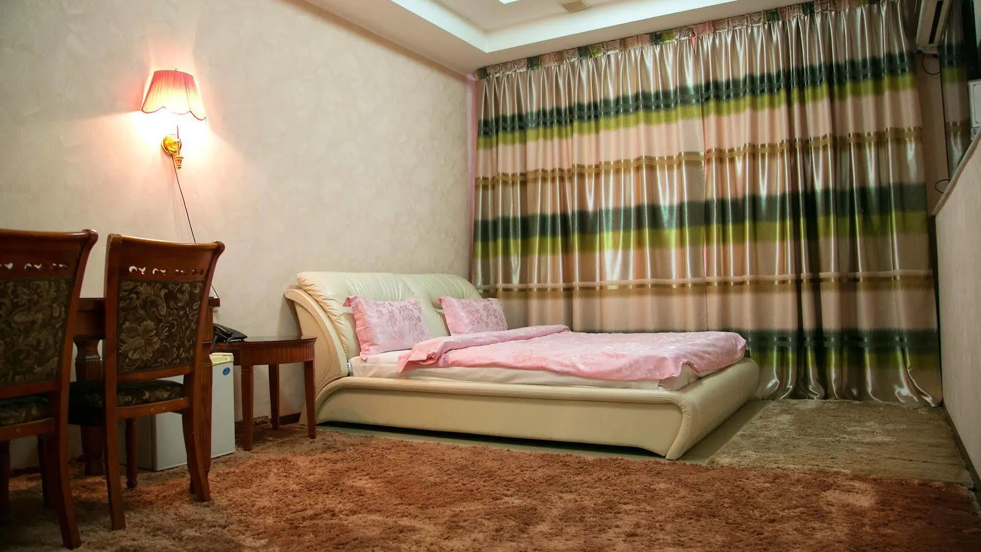 Qazybek Hotel Almaty