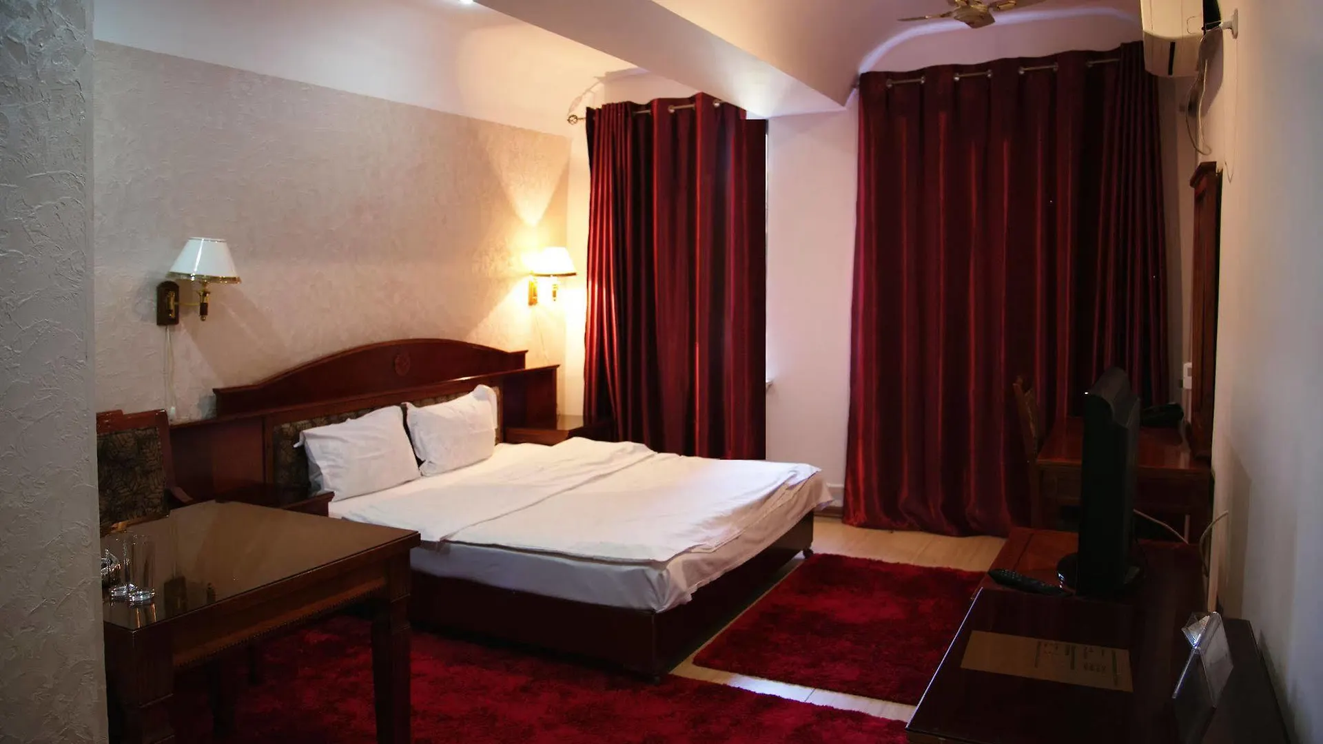 Qazybek Hotel Almaty 3*,  Kasachstan